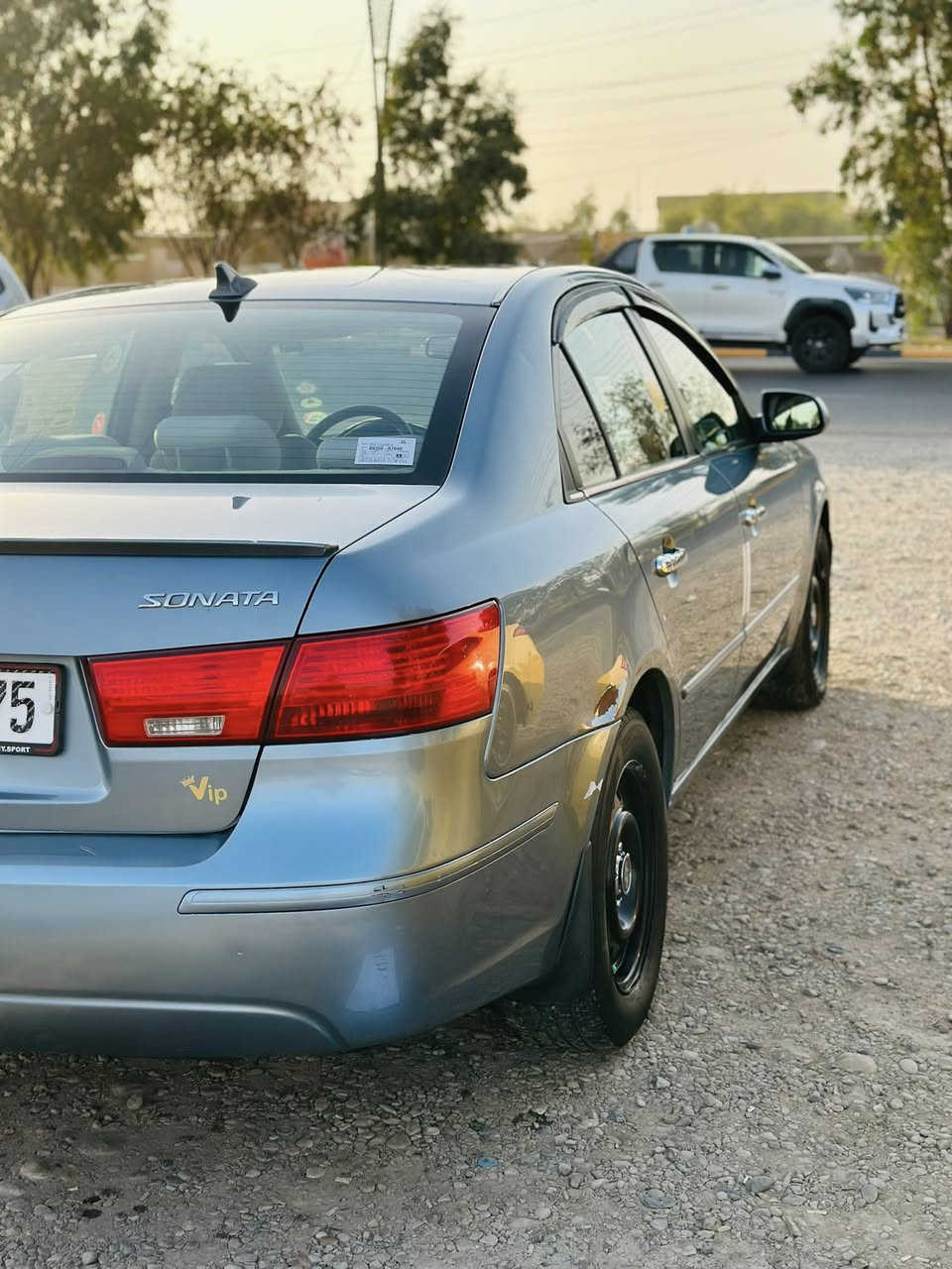 سلام عليكم
سوناتة 2010 
بسمي تحويل مباشر 
فول موصفات 
محرك 2400
داخل بيجي صاج 
سقف فتحة 
كشنت كهربائي 
تبريد ثلج❄️ 🧊 
تايرات جديد 4حديد 
حدادة جديدة. كهربية كلهة جديدة 
بيهة 3 قطع صبغ بس 
السعر 105 مجال قليل 
عنوان كركوك 
***********
