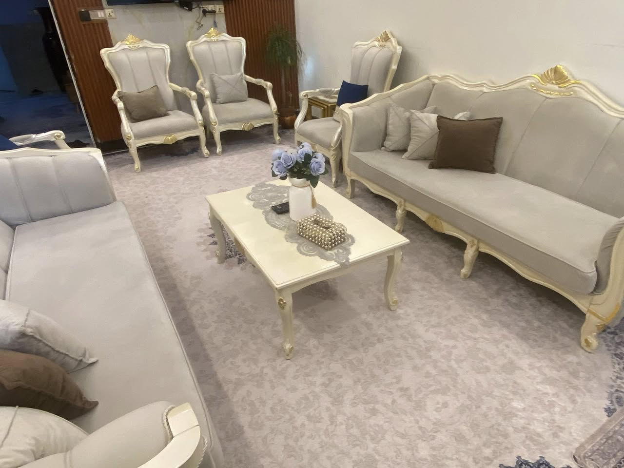 السلام عليكم قنفات للبيع  نضيفات اي ضرر مابيهن  كلش نضيفات سبب البيع  لضيق المكان مليونين  ونص وبيهن مجال  صنع تركي  عشر مقاعد


**إذا كنت صاحب هذا الإعلان وتريد حذفه لأي سبب، رجاءا أرسل رسالة إلى الدعم الفني**