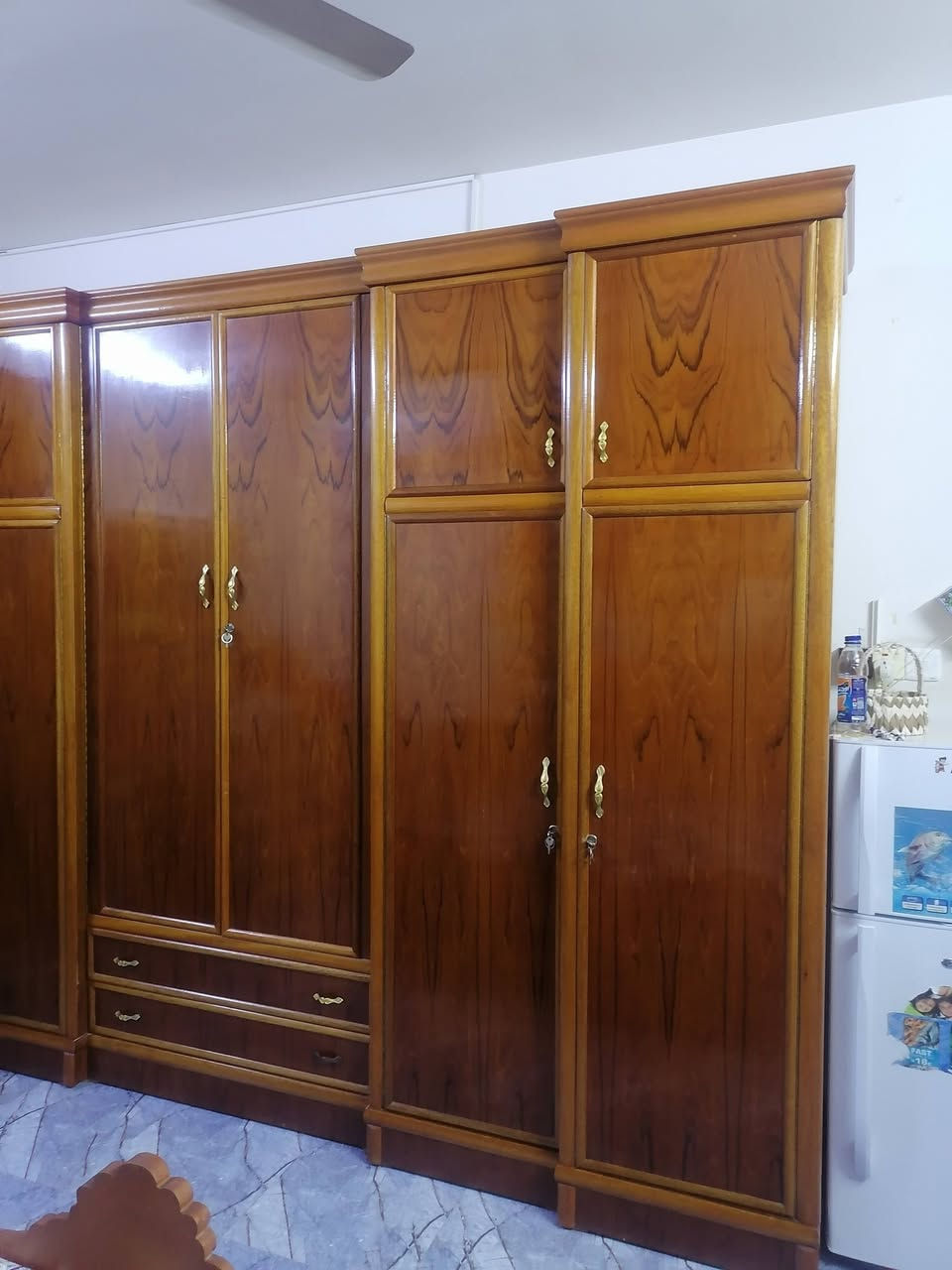 غرفة اخشاب حطاطه مصار فتره من اخذتها للبيع للاستفسار الاتصال ***********
***********
