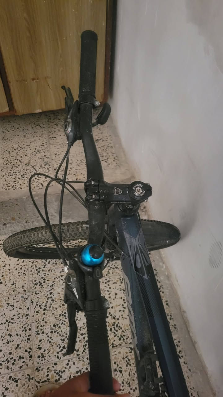 سلام عليكم عيدكم مبارك
بايسكل BMX GTR SPORT ماركه واضحه محاجه نتاقش

بيها ولبايسكل بعده بلادي جديد ونضيف ستخدام بس 5 شهر وتجي شوف بعينك شكد نضيف مابي اي تلحيضات بس لتايرر الخلفي ممسوح يرادله تبدیل فقط ملاحظه لبايسكل

متروك محد بحاله اريده ب 100 بي مجال حك جيه

رقمي *********** متواجد فقط وتساب
