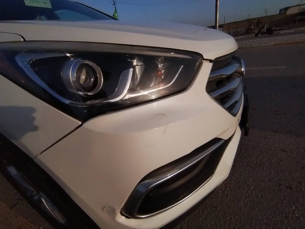 السلام عليكم سنتافي موديل2018وارد امريكي مكينه اربعه سلندر بيهه قطه صبغ جاملغ امامي جهت سايق مرشوش وقبق جنطه بلادي  مبدل شاشه لمس جبيره بلاد تخم تاير جديد حداديه جديده كير ومكينه مكفولات رقم اربيل تحويل ثاني يوم سنويه ل29 *********** السعر 155وبيهه مجال حك جيه عنوان واسط الحفريه
