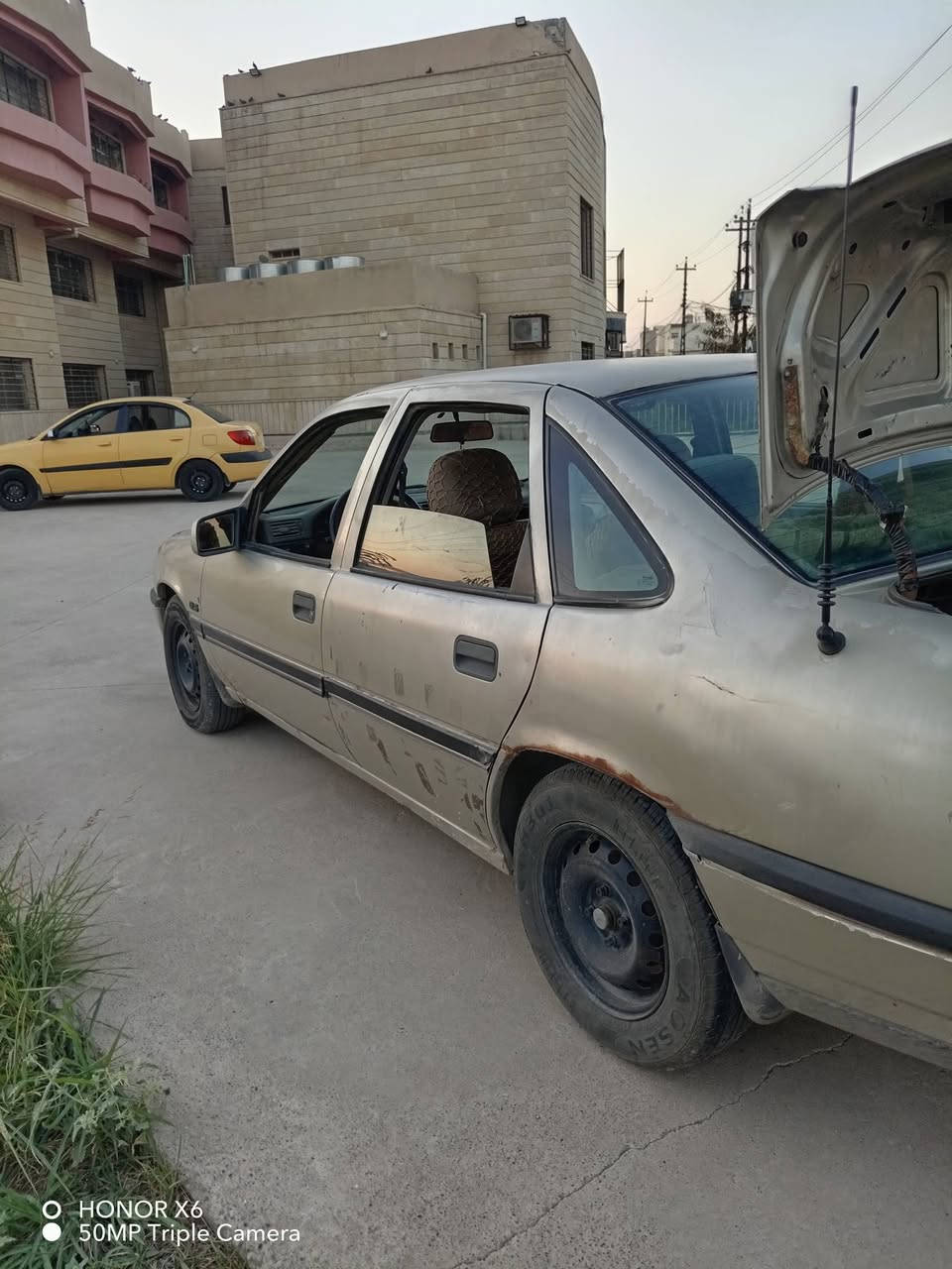 اوبل فكترا ١٦ موديل -89-رقم نينوى مشروع سنويه نافذه 2030 بدون ضرر 
تريد وكاله تريد تحويل السعر 36بيها مجال بصيط اتصل عل رقم ***********
