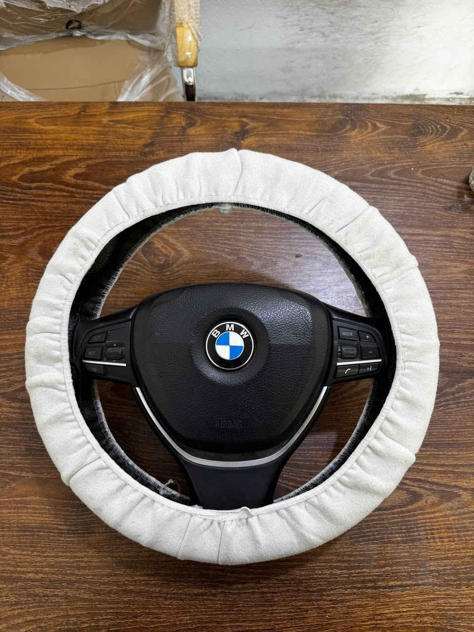 السلام عليكم لبيع دركه bmw f10 f01 نضيفه كامله حتى ايرباك وياه السعر 75الف ***********
