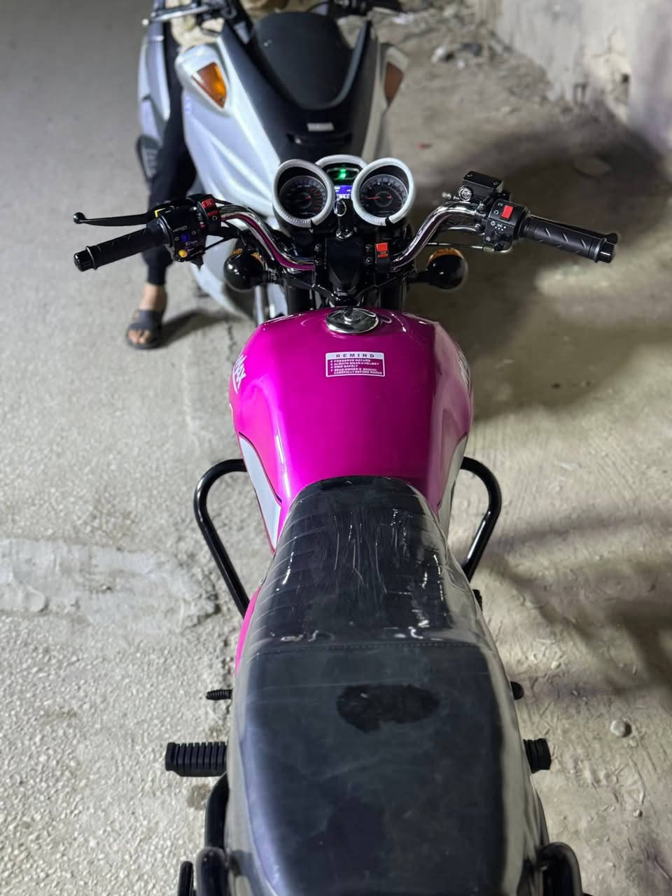 السلام عليكم
دايوان نفخ محرك 200 موديل 26 صارلها أقل الشهر من طالعه مكفولة كفاله عامه 

مكاني مسيب سدة الهنديه 

السعر ***********
