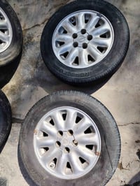 للبيع وياله اوبل جدد وبيهن زوج تايرات جدد وزوج نص عمر  السعر 200 وبيهن...