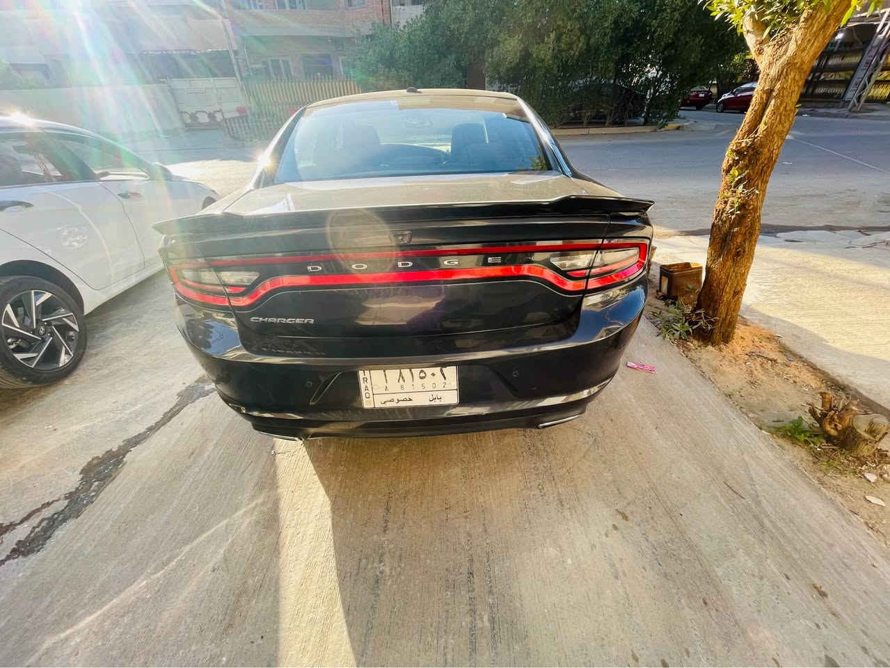 السلام عليكم جارجر موديل ١٦ SXTللبيع فقط مكينه ٣٦٠٠ رقم بابل حادث من امريكا موضح بلصوره وبلعراق بيها باب اليمين الامامي و الخلفي صبغ فقط بدون ايرباك السياره 
مواصفات المعروفه 
شاشه كبيره 
كشنات نص حضن 
كامره +حساسات خلفيه بلاد 
ويل حجم20
حداديه امامي خلفي جديده تخم تاير جديد السياره توني مسويلها ادامه جديده مابيها اي نقص شرط 
السعر ١٤٨ وبيها مجال مكان السياره بغداد حي العامل الشراي يتصل و هذا رقمي *********** بغداد, العراق
