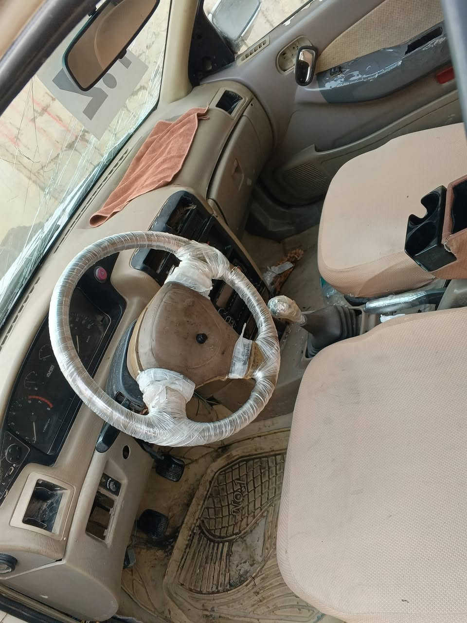 ەلاش بەلاش ۆ فرۆشتن کیای سیڤیا مەکینە 8و بەخی مازدا سەیارەکە  ماشاللە زۆر زۆر بەقەوەتە گێڕو مەکینە بەشەرتی 100 فیتەر سەیارەکە زۆر نەرمو بێ تەقەو ڕەقەیە
 موس و بڕاوەو   
 دەعم و خایساتی نیە 
بوخارو دوکەڵی نیە 
ماشاللە مەکینەی چرکەی تیا نیە
کارەبایی کامل مەزبووتە 
لایتی عەدەسەی لەسەرەو فڵچەی ئیش ئەکات
گەرمیەکەی وەک ئۆپڵە ئەیکات بەحەمام
هەموو تایەکانی تازەیە لەسەری 
سەیارەکە کامل مەسرەفی تیا کراوە  
هەموو مەسرەفەکەی بەس جامی پێشەوەی ئەوێت ماباقی دینارێک مەسرەفی تیا نیە 

سەیارەکە علوجە ماڵی مەدەنی بەشەرت 
سعری 12 وەرەقەیە شوێن سلێمانی 

0770 183 7070 
ئەدمین گیان❤
