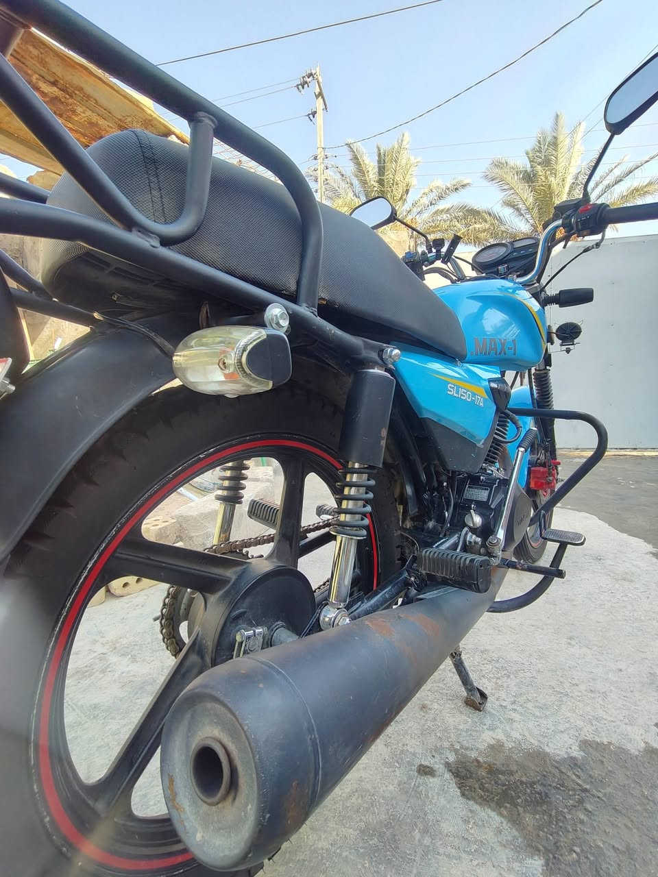 السلام عليكم درجة سالونك اصل موديل 2024لبيع دراجه نضيفه برغي ممالعوب بيها سعر 750الف رقمي.              *********** خاص مفتوح
