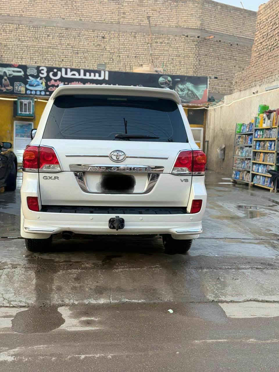 السلام عليكم اللبيع لاندكروزرGXR 2014  اصل بريم  محرك 6V ماشيه 200 الف حقيقي
بيه بارد بل جنطه  وبارد بل جاملغ الامامي بيه 3 مكانات بارد قليله 
رقم بغداد مكان بغداد العطيفيه  الاستفسار والاتصال على الرقم ***********مكان بغداد الوشاش 
السعر 36$وبيه مجال
