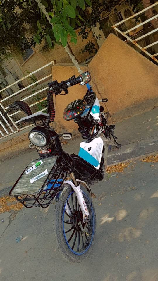 ⚡ پاسکیلی شەحن BENZ-1G بۆ فرۆشتن ⚡
​بۆ ئارەزوومەندانی پاسکیلی شەحن، شتێکی زۆر پاک و توندوتۆڵ بۆ فرۆشتن ئامادەیە. 🚲✨
​🛠 تایبەتمەندییەکان:
​🏢 براند: شەریکەی BENZ-1G (مارکەیەکی ناسراو و بەهێز).
​⚙️ گێڕ: 4 گێڕە (بۆ ڕێکخستنی خێرایی و هێز).
​🔋 پاتری: خاوەنی 5 پاترییە (تێبینی: یەکێک لە پاترییەکانی کەمێک بێهێز بووە، بەڵام هێشتا کاردەکات و بێ کێشەیە).
​✨ کوالێتی: وەک لە وێنەکەدا دیارە، زۆر پاک ڕاگیراوە و شتێکی ڕێک و پێکە. 🛠️✅
​💰 نرخ و ناونیشان:
​💵 نرخ: تەنها 250 هەزار دینار.
​🤝 مەجال: کەمێک معامەلەی تێدایە بۆ مشتەری.
​📍 شوێن: سلێمانی - پێنجوێن.
​📞 بۆ پەیوەندی:
​پەیوەندی بکە بەم ژمارەیەوە:
👉 *********** 📱
​فرسەتە و لەدەستی مەدە، شتێکی خاوێن و بێ دەنگە! 🏃‍♂️💨 بنجوين, السليمانية
