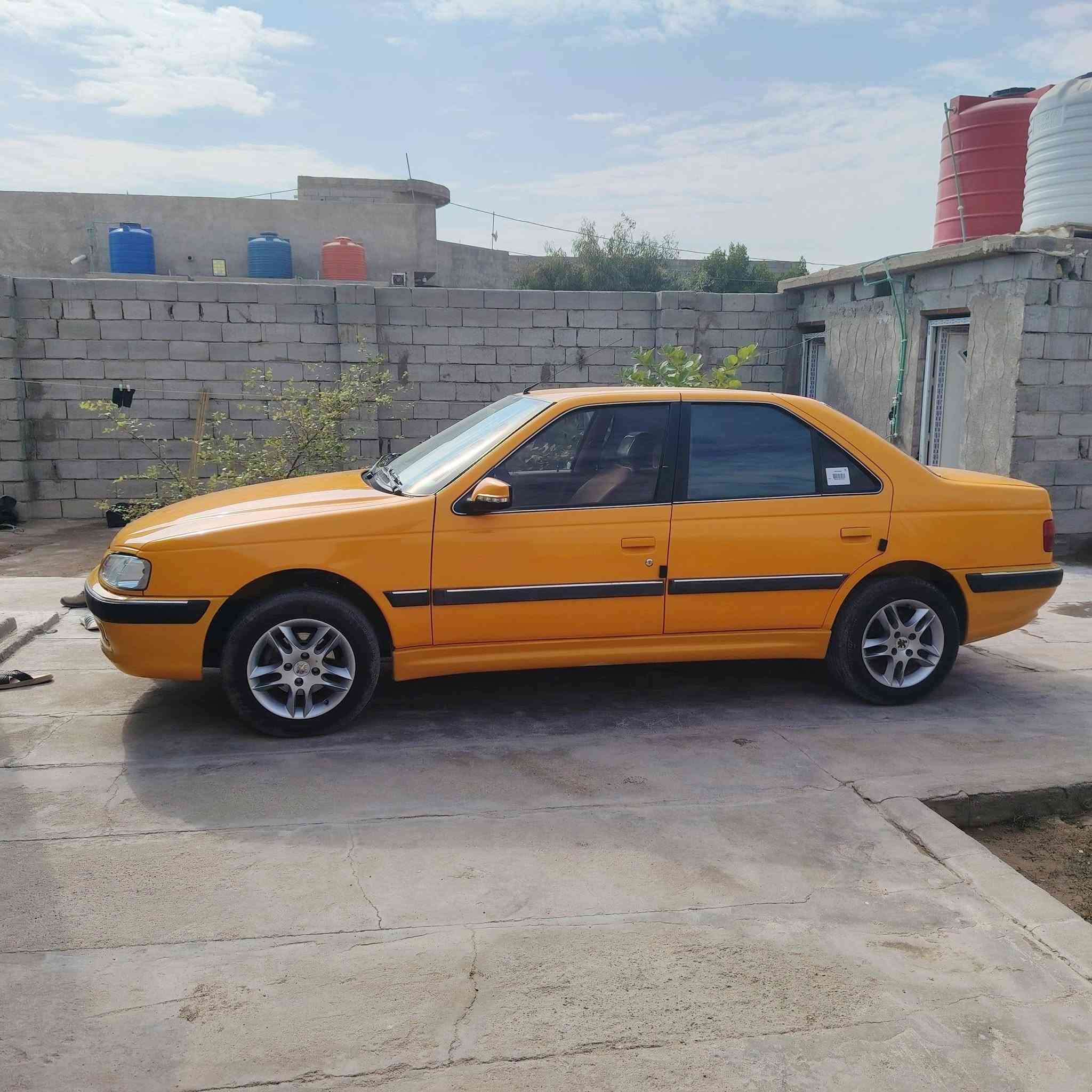 سلام عليكم سياره مديل 22
رايدها بيع ومراوس بيجو لون ابيض
سياره كفاله عامه ماعده هاي طخات بلبنيد 
بيع 65سياره جاهزه وشراي يتصل ***********
