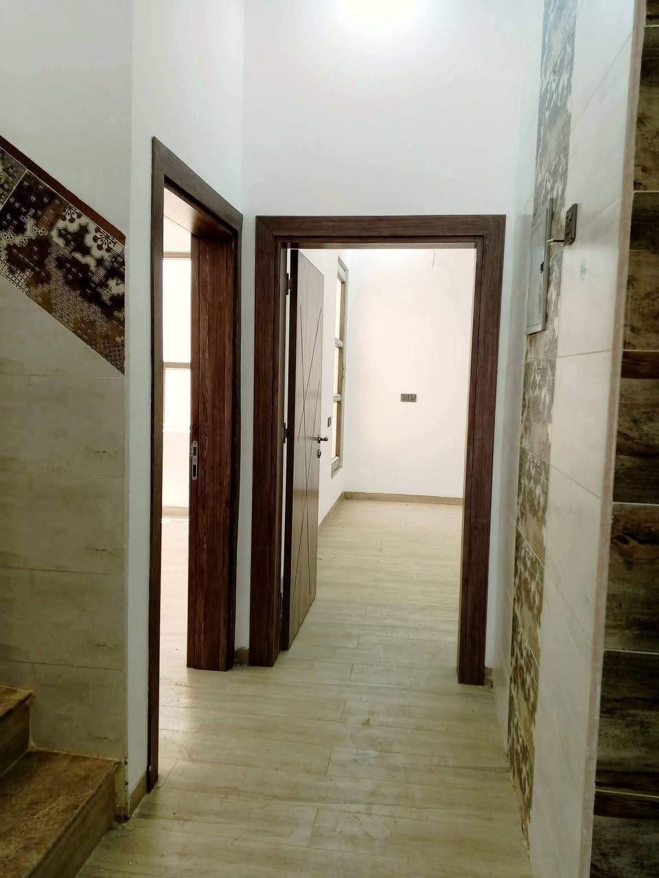 � #عروض #مكتب #الحارث #الحديث 🏡
📍 الموقع: الموصل-التعليم-العالي]
⚡مجمع-النور-دار-للبيع-طابقين-
📐 المساحة:[150-متر- واجهة-7/5]
🛏️ عدد الغرف: [5- غرف نوم ]
🛁 عدد الحمامات: [2-حمام ]
🍽️ مطبخ + كراج + سطح 
✨نضام-كامرات-نضام-دكت-جبس-بوردن
✅ بناء-حديث2025
✅ صنف اللعقار-وصل-جمعية-النور

💸 السعر: [ يُذكر عند التواصل / او الاتصال ]
I 
📞 للاستفسار والمعاينة اتصلوا بنا على الأرقام التالية:
***********
***********
📍 موقع المكتب سايدن التعليم العالي 
📍 الموصل – وقرب معمل أصب وتربيه رابعه
✨يرجه -متابعه -الصفحه-الصلكم-كل- مهواجديد
📌 نستقبل كافة العروضات داخل أحياء الموصل 

#عقارات_الموصل #دار_للبيع #الموصل #بيت_للبيع #مكتب_الحارث #الحديث   #فرصة_عقارية #الموصل
