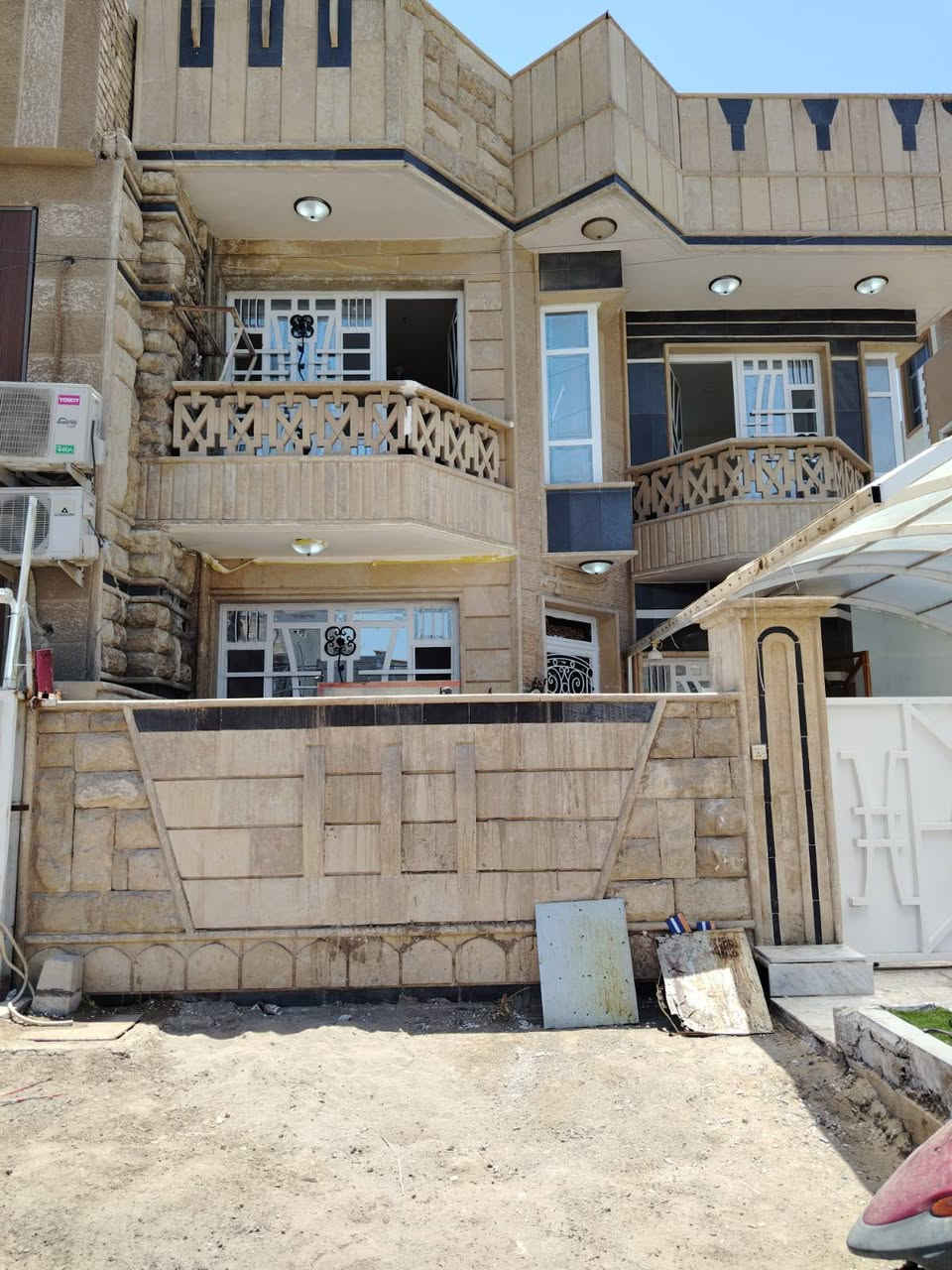 بيت للايجار بالشالجية بيت حديث 3 غرف نوم وصالة ومطبخ وصحيات فوك وجوه
***********
***********
