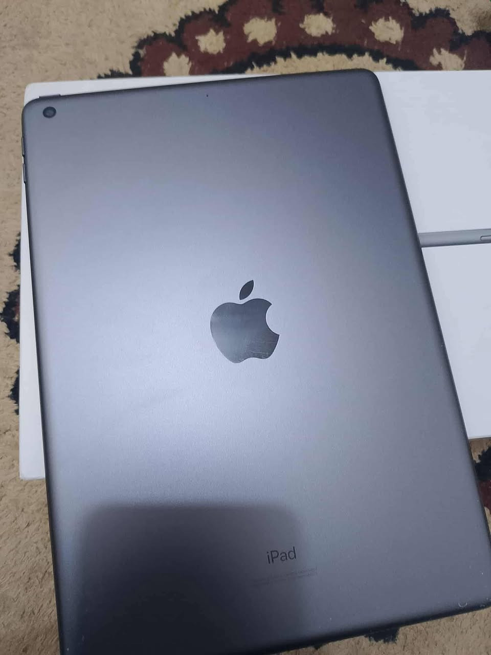 ايباد 9 وكاله ملحقات كامله ذاكره 64  فول نظافه السعر 240
مكاني بشطرة الشراي بخدمته 
***********
