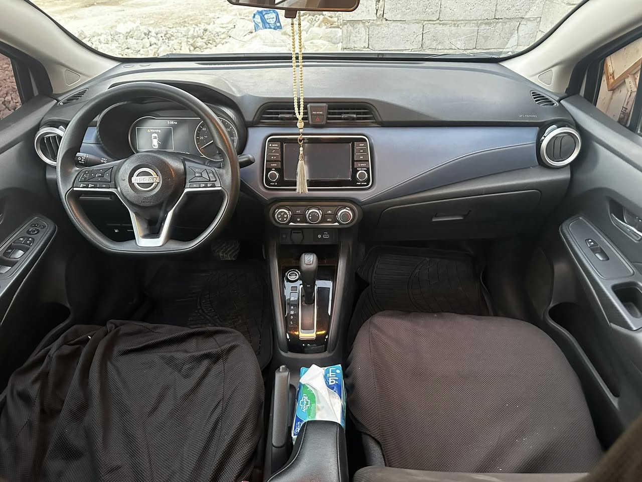 نيسان سنترا 2024 SV
ماشيه 44 الف  
مكينة ألفين 
فول مواصفات  عده فتحه 
ويل كب كشنات هيتر تبريد شاشه لايت فول لد لد نهاري رادار امامي وجانبي كامرة دوارة حساس خلفي بصمة وتشغيل عن بعد نضام ايكو توقف ذاتي  شحن لاسلكي  4 كاعديات بعد بيها هواي مواصفات
رقم بغداد 
السيارة  موقعه بغداد الزعفرانيه 
 السعر اتصال علا رقم 
***********
