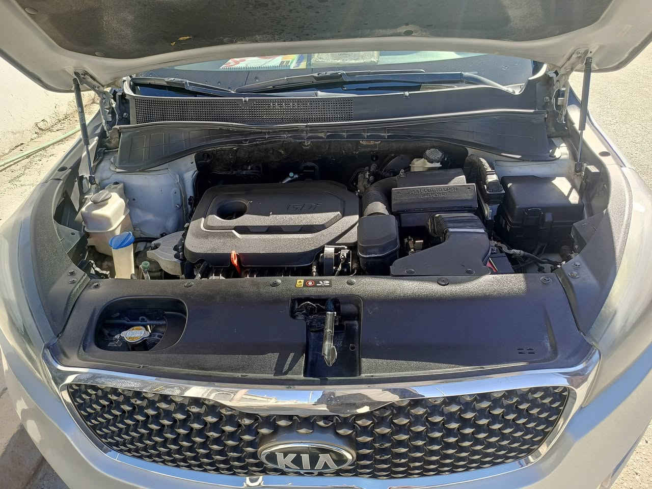 السلام عليكم سورنتو للبيع 2016 محرك جي تي اي اربعه سلندر 7 راكب رقم انجليزي بغداد مميز مكاني الفلوجه السعر 145 $ رقم الهاتف ***********
