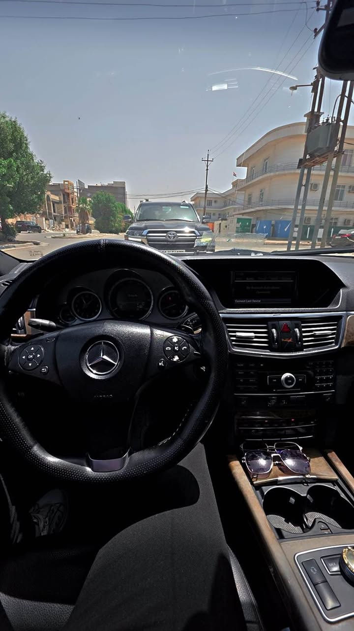 مرسيدس E350 موديل 2011 محدثه 2016 كلين بدون ضرر فقط لأن تحديث صبغ البندي فقط بدون ايرباك بدون دواخل. 
سيارة نظيفة جداً، محرك 6 سلندر قوي، كاملة المواصفات (جلد، ذاكرة مقاعد، فتحة سقف، حساسات). السيارة جاهزة 
التواصل علة الرقم : *********** بغداد, العراق
