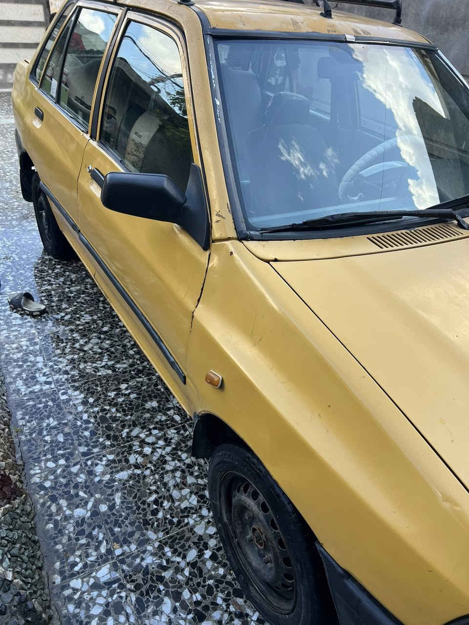 سلام عليكم سايبه موديل 2011 هيه عليه ماعرف شكد دوشمه تخم تاير صدر جديد شواصي كفاله اني بيع هيج السعر 17 العنوان الدوره الرقم ***********
