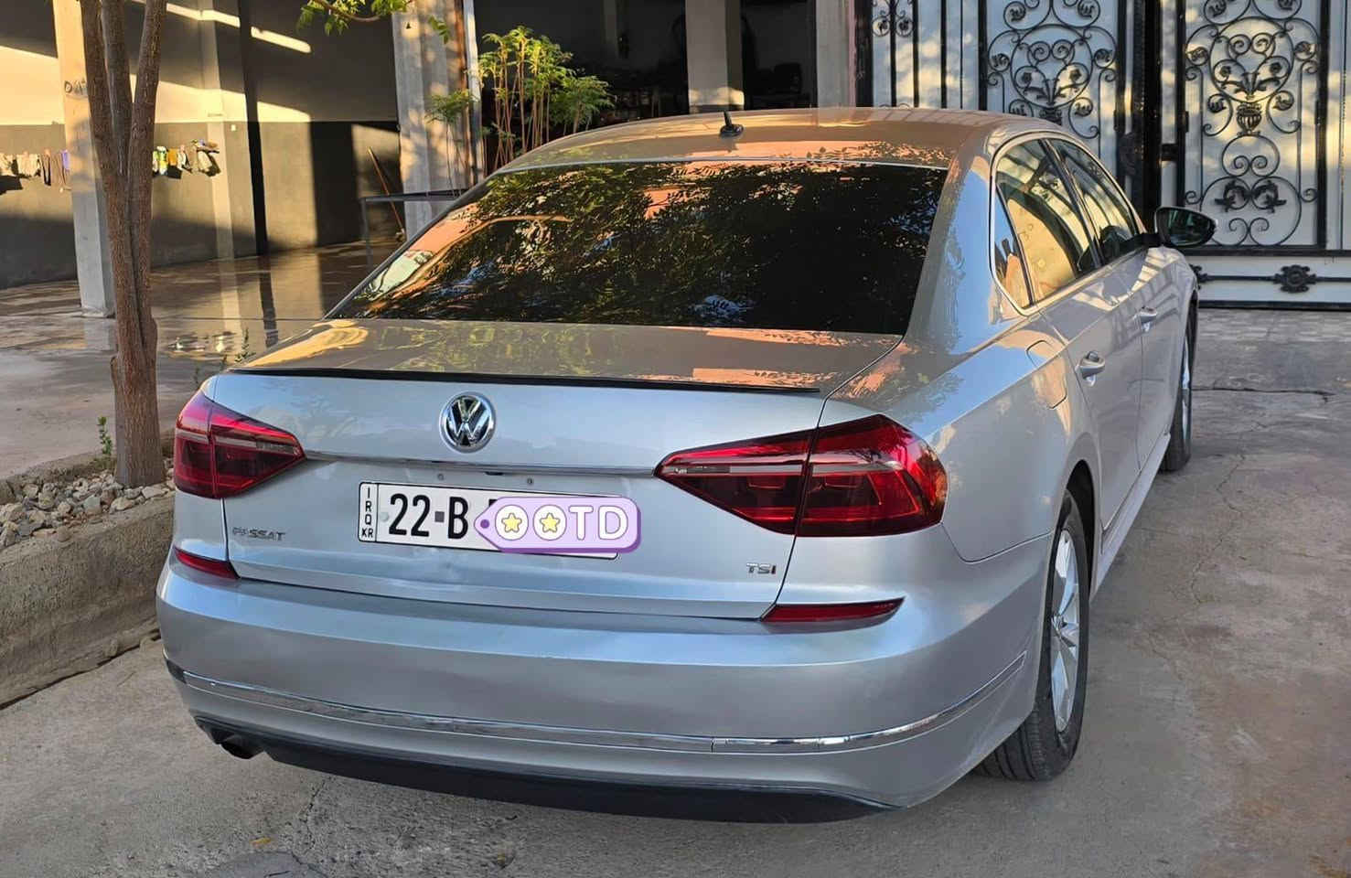 السلام عليكم
باسات 2017
قطعتين صبغ
بدون داخل بدون ايرباك
كير محرك كفاله
محرك ١٨ مرغوب 
أرقام سنويه جديده
ماشيه ١٢٥ m
سياره كامله و جاهزا
العنوان قضاء الشيخان
السعر 126مجال
*********** دهوك, العراق
