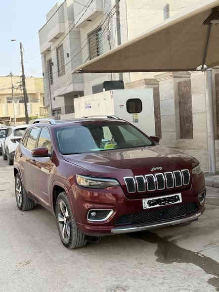 السلام عليكم جيب شيروكي بزون 
موديل 2022 لمتد 
فول مواصفات 1/1 
بانراما جلد كشنات ثنين كهرباء 
تشغيل عن بعد شاشه كبيره 
كامره حساس امامي خلفي 
رادار امامي تشغيل تلقاىي 
تحديد مسار محرك 6سلندر
تبريد قطعتين جنطه كهرباء  
اعلى مواصفات فول للاخير 
ماشيه 15الف محرك كير كفاله
بيها قطعتين صبغ فقط 
السعر 135
***********
