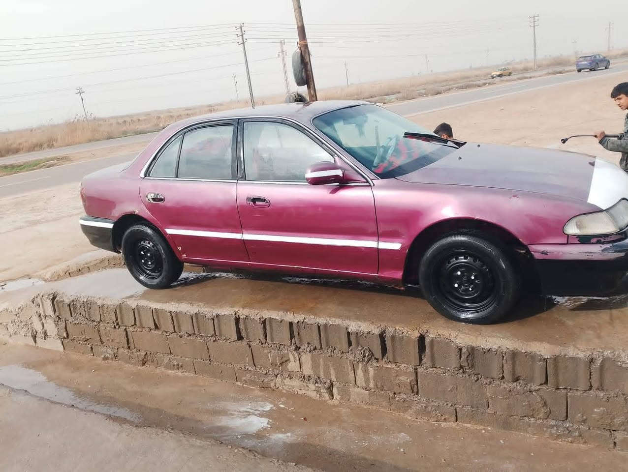 سلام عليكم سياره سوناتا تو البيع موديل ٩٣ سياره حلوه دخل نضيف مكينه بيهه بخار سياره بيهه قصرين  سياره خير من الله دخل نضيف سياره جاهزه ولا كشر كدمكم سعر  ٣٥ وبيهه مجال الطيبين مكان ديالى شهربان رقم ***********
