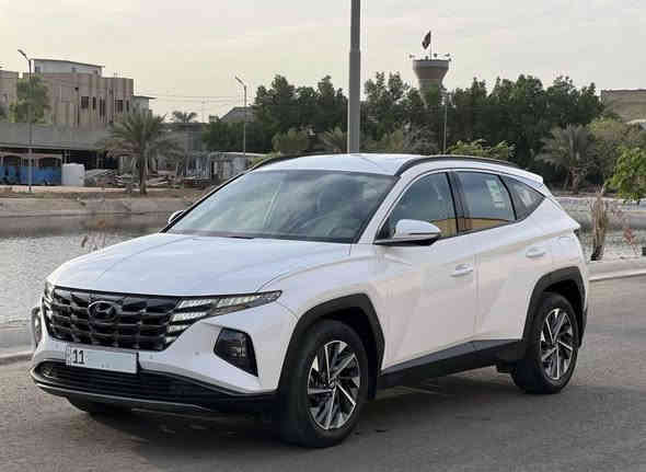 السلام عليكم 
هونداي توسان 2024 ضمان شركة الاولى موتورز لحد الان كل تبديلات لدهن بل شركة وبعدها تحت الضمان مسويها صيانة ال20 الف كيلو متر ب600 الف في الضمان 
خليجي مكفوله كفاله عامه عده شخط بسيط صار بيها بل جاملغ لخلفي بل داير ونصبغ ع كد الاحمر الي ماشر في الصور ول ازرك بارد بسيط 
رقم بغداد انكليزي باسمي 
مستخدم عداد 25000 Km
مواصفات فول  قماره حديد 
دشبول دجتال
ويل كب حجم 18
داخل ابيض 
تبريد قطعتين 
بصمه تشغيل 
تشغيل عن بعد 
مري كهرباء
بردات خلفيه
كامرة خلفيه
شاشة كبيرة
اريل نفكيشن
درايف مود 
هندبريك كهرباء 
شاحن موبايل 
مكانه بغداد 
وسعرها 213 وبيها مجال 
للاستفسار : ***********
