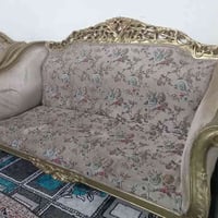 كنبة • صقلاويه • للبيع