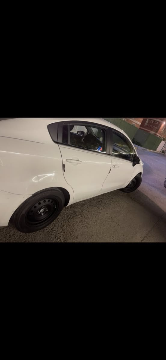 سلام عليكم
كيا ريو موديل 2016 وارد امريكي
حادثها غرق صور امريكا موجوده ويه الصور 
سياره خير من الله تعال كلب وشوف
صدر جديد وتايرات جدد
شاشه وكامره 
بيها ضربه بجاملغ الامامي موجوده صورته
السعر 90 وبي مجال حك الجيه
مكاني بغداد الحريه
السياره ب اسمي


**إذا كنت صاحب هذا الإعلان وتريد حذفه لأي سبب، رجاءا أرسل رسالة إلى الدعم الفني**