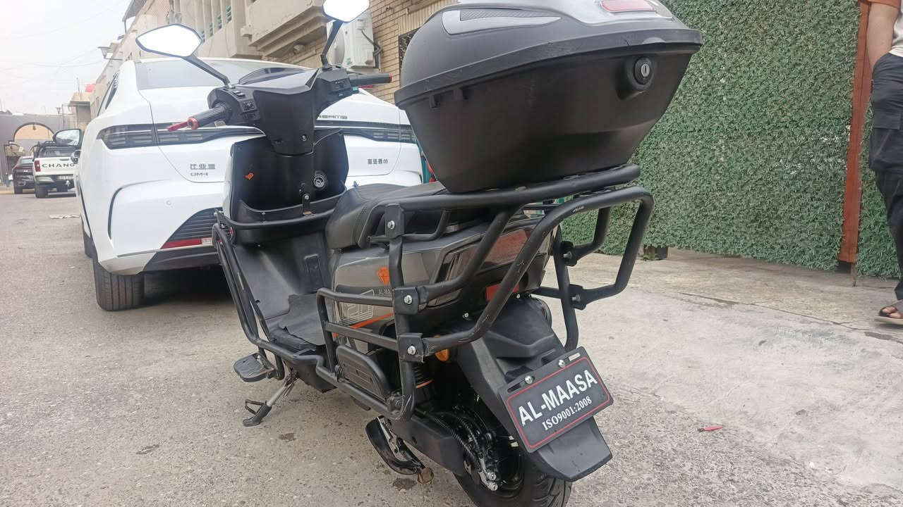 سلام عليكم دراجه شحن ماركه اللماسه للبيع دراجه جديده اخذته مليون و١٠٠ الله شاهد واريد ابيعه ب ٨٥٠ وبيه مجال مواصفات
مزوده ويل 
دبلات تزويد
يدات بريك
بطاريه عدد ٦
بك لايت لد امامي خلفي
نشره 
ملف نحاس
دراجه بك ترجع
٦ سرعات مشي ٨٠ تمشي
دراجه مدرعه بلكامل
كرت بصمه 
مكاني بغداد شارع شيخ معروف رقم ***********
