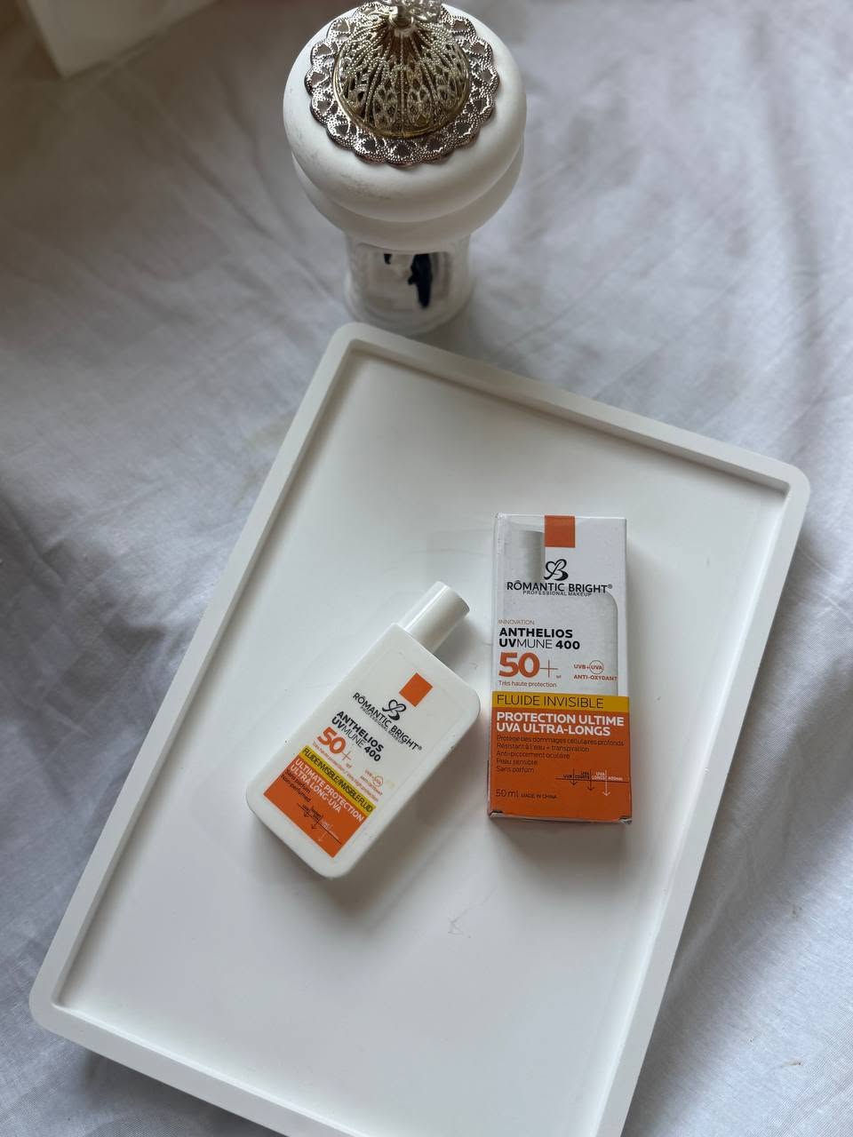 💛☀️  LA ROCHE-POSAY  ☀️💛
واقي شمس +SPF50 سائل (Anthelios Shake Fluid)
-مناسب لجميع أنواع البشرة يمكن تطبيقها حول منطقة العين
حماية عالية ضد أشعة UVA و UVB 
✔لا تسبب الحساسية
✔غير مرئي. مقاوم ضد الماء، الرمل، والعرق
✔مناسب لمرتدي العدسات الاصقة 
فعالية مثبتة  طبيا على البشرة الحساسة من الشمس 
لا يترك علامات بيضاء 💛
لا يترك البشرة بملمس دهني 💛
ذو ملمس خفيف على البشرة 
(منتج أصلي ماركة )
لاتفوتنه بنات جو حار🍓🫠🙂


**إذا كنت صاحب هذا الإعلان وتريد حذفه لأي سبب، رجاءا أرسل رسالة إلى الدعم الفني**