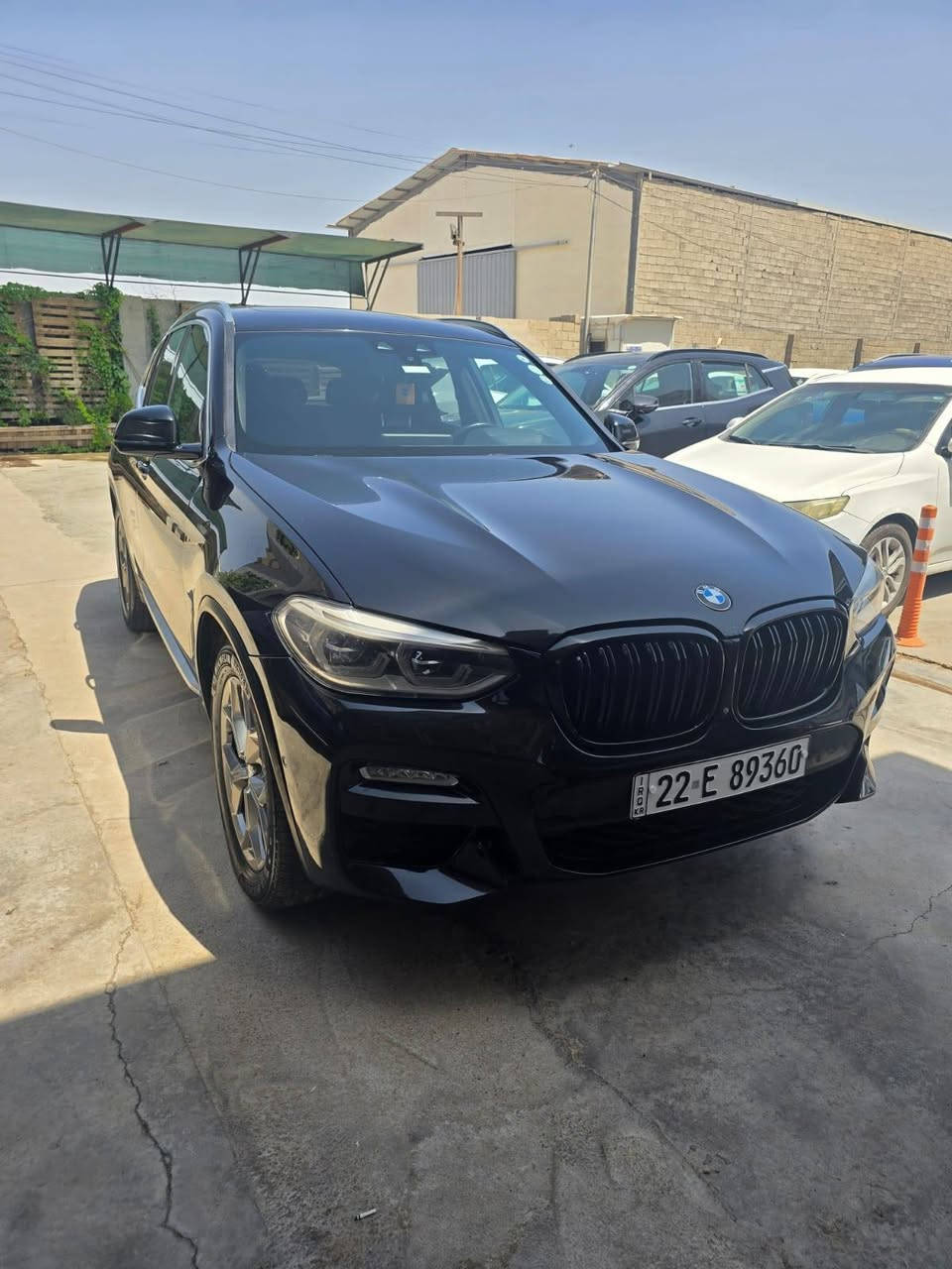🚘 للبيع BMW X3 xDrive30i موديل 2021

✨ مواصفات فخمة وأداء قوي جداً

🔹 محرك 2.0 TwinPower Turbo
🔹 4 سلندر تيربو
🔹 قوة 248 حصان
🔹 جير أوتوماتيك 8 سرعات Steptronic
🔹 دفع رباعي ذكي xDrive AWD
🔹 تسارع 0-100 خلال حوالي 6 ثواني
🔹 ماشية: 80 ألف كم

✅ المواصفات الداخلية:
• شاشة وسطية 10.25 إنش
• نظام BMW iDrive
• Apple CarPlay & Android Auto
• عدادات رقمية
• مقاعد كهربائية مع Memory
• فتحة سقف بانوراما
• إضاءة داخلية Ambient Light
• باب خلفي كهربائي

✅ أنظمة الأمان:
• حساسات أمامية وخلفية
• كاميرا رجوع
• Lane Departure Warning
• Blind Spot Monitoring
• Front Collision Warning
• Brake Assist
• 6-8 وسائد هوائية

📦 صندوق واسع جداً ومناسبة للعائلة والسفر
⛽ اقتصادية بالبنزين مقارنة بالأداء

🔧 ملاحظة: الدعامية الأمامية مبدلة والإيرباك سيستم

السيارة نظيفة جداً والاستعمال ممتاز
📍للمهتم التواصل خاص السعر دفترين و80 ورقة أربيل, العراق


**إذا كنت صاحب هذا الإعلان وتريد حذفه لأي سبب، رجاءا أرسل رسالة إلى الدعم الفني**