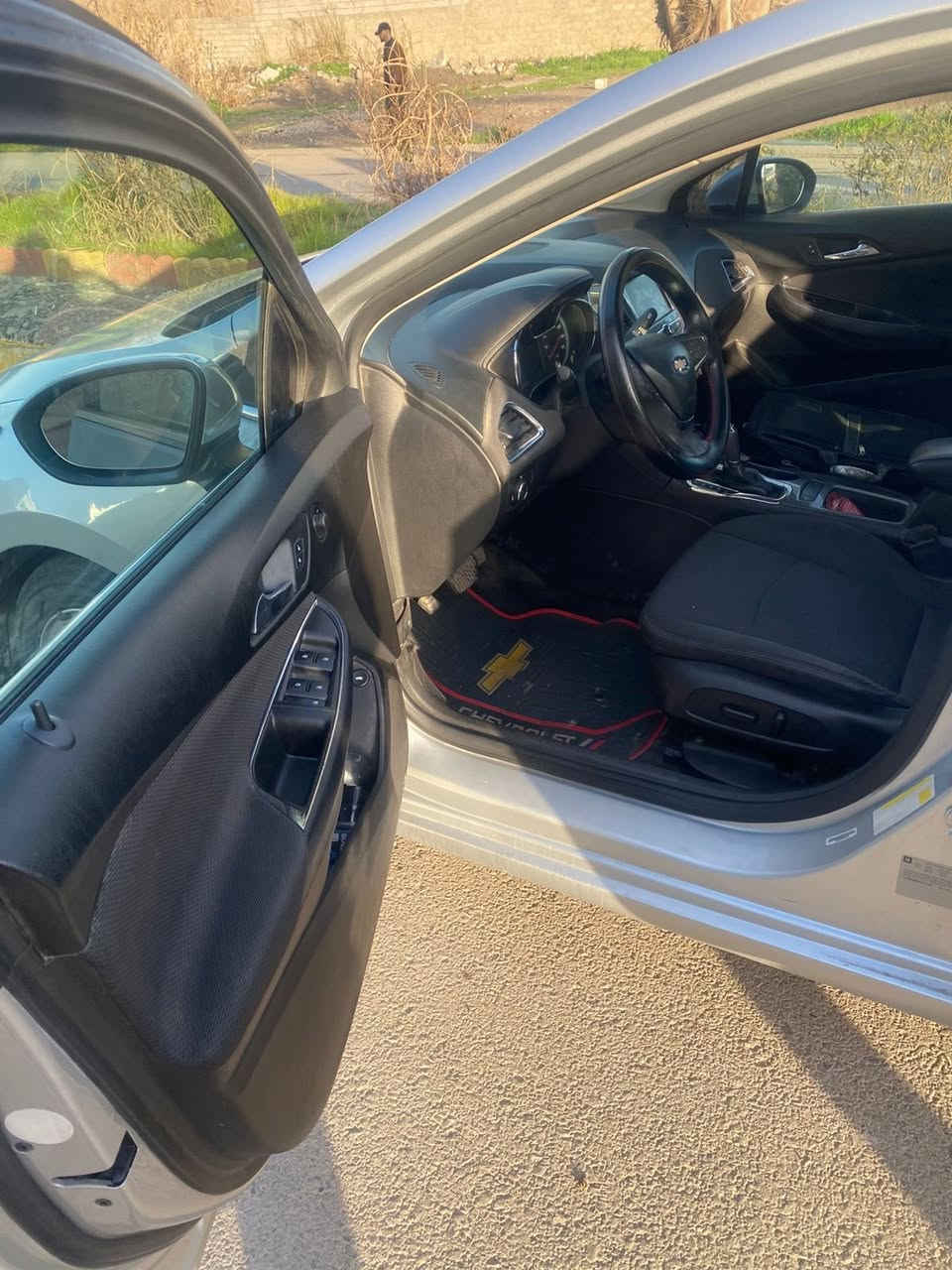 السلام عليكم شوفرليت كروز موديل ٢٠١٧ فول مواصفات من عدا سلايت رقم اربيل. الضرر بونيد سطحي بدون دواخل وصار بيها ضرر هنا جاملغ امامي  
السعر ٩٠$ مكان السيارة الموصل
التواصل 

‪+964 750 213 0256‬

0770 413 3510
