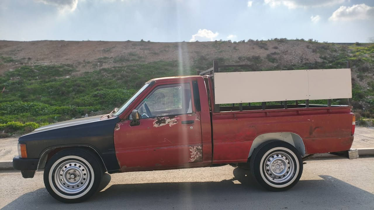 سلام عليكم بيكم تويوتا 1985 سيارة بسمي تحويل شرط لون احمر معمر عل الشاصي يرادلو صبغ مكينا گير شرط توماتيك وايرمنيا شغالا طخم تاير جديدد
العنوان : الموصل
سعر     : 38 $
هاتف   : ***********
هاتف   : ***********
