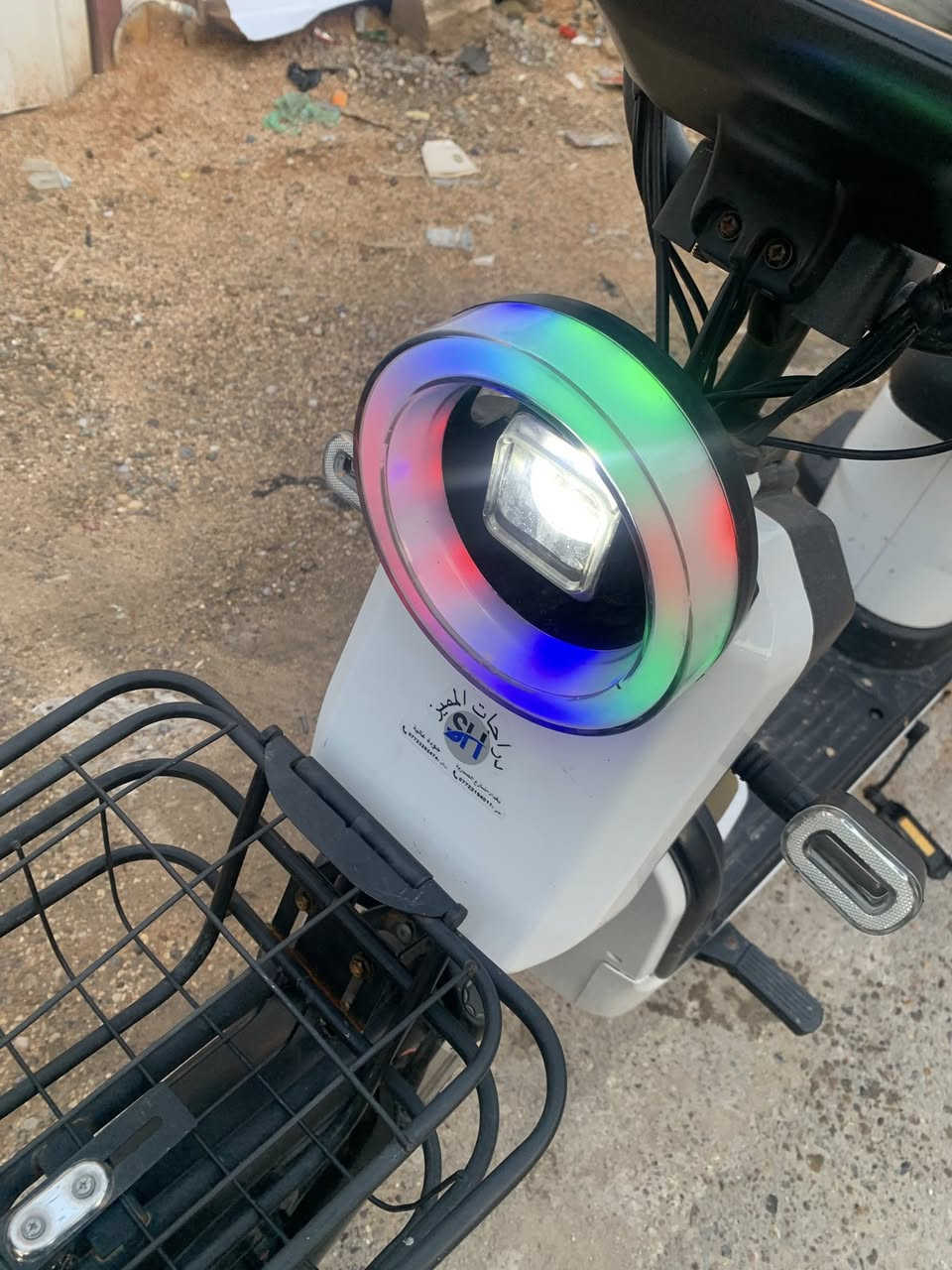 السلام عليكم دراجه شحن للبيع R9 بطاريات 5 دراجه جانت كلشي مابيها بس على غفله كامت متمشي وديتها بالمنطقه واحد يكولي عقل واحد يكلي ملف واحد ضل صافن معرف شبيها كهربائيات هورن اشاير كله شغاله لايت الي تعجبه واله واهس ياخذها للصدريه يجوز عطلها بسيط ابيع هل موجود ب 250 مكاني بغداد لكريعات ***********
