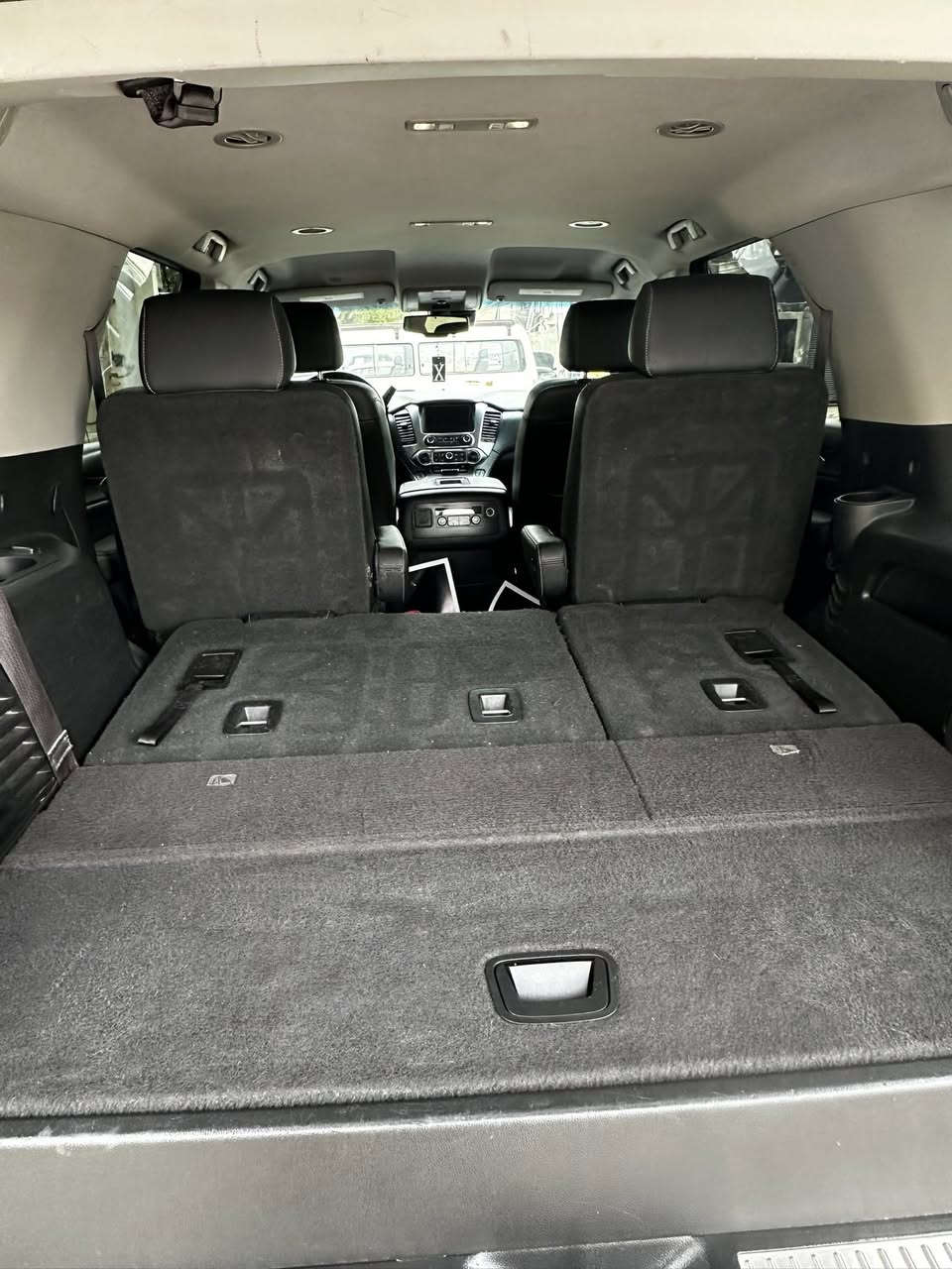 السلام عليكم ورحمة الله وبركاته تاهو  ادوات دخول سياحة ومخرجة
تاهو ادوات موديل 2017 دخول سياحة ومخرجة
السياره دخول جديد مكفوله من العشاير ول انتربول اني كاصها من المزاد بمريكا كلين 
 
الموصفات / LT فول عده البصمه والفتحة 
 السياره جديده ب معنه الكلمه  
داخل الغرفة VIP سياحي منفصل 
داخل جلد اسود
كراسي كهرباء 
شاشه كبيره وقاصة
ويل حجم 20
كرسي هزاز ومانع تصادم توقف ذاتي 
قيادة ذاتية
لايتات وبلوجكترات زنون جديد 
مكان السياره بغداد مدينه الصدر 
السعر 185 بيها مجال
رقم الموبايل
***********
***********
للبيع فقط
