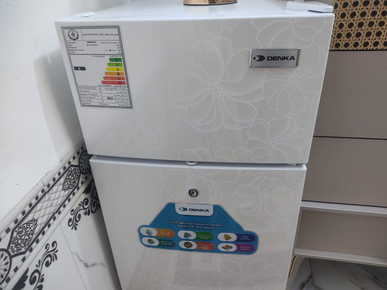 ثلاجه 6 قدم  جديده مامستخدمه شي قليل  ***********
