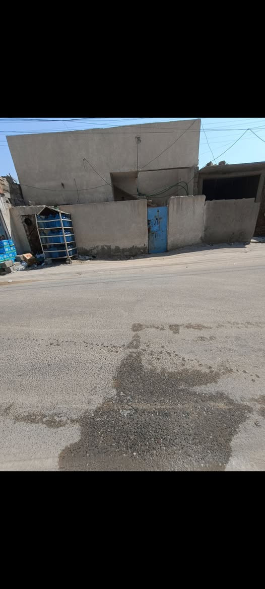 للبيع خيار بصره قضاء ابو الخصيب الشارع العامل بيت البيت وقف سني مسجل السعر 28 مليونه مساحه 100 متر صبه كونكريت عنوان بصره هذا رقم التليفون***********
