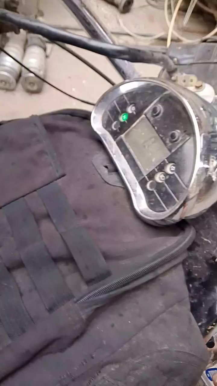 Hyosung gv650 
هايسونك محرك 650 موديل 2009 كابريتر ماشية 29 الف و800 
رقم انكليزي سنوية باسمي  لل 2028 مصارله 4 شهور من محول هزة جديدة
بيهه نقوصات بسيطة فلنجة خلفية وتجفيت دبلات و كتف مال دبل اشاير
مواصفاته كروز كونترول و بريكات ABS 
ادامة جديدة بلكات و تجفيت كابريتر مصارله هواية
سعر 19 وبي مجال حك الجية تحويل ثاني يوم 
تلفون ***********
