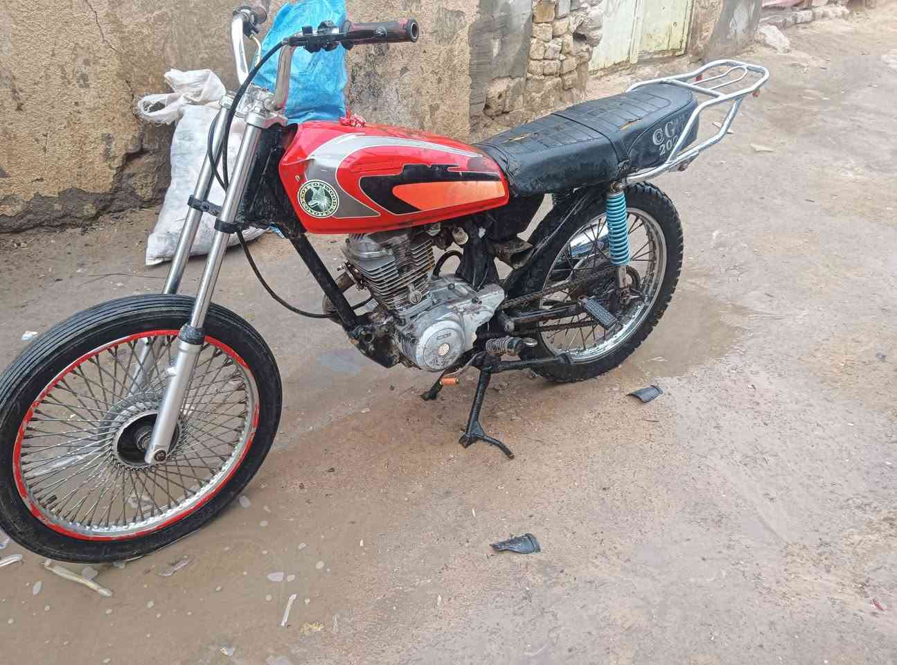 السلام عليكم دراجه كلك مكاني نجف السعر ١٧٥ ***********
