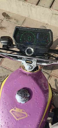 سيفان 5 كير للبيع صارله شهرين من طالعه ماشيه1300 فقط دراجه ماستخدمه عا...