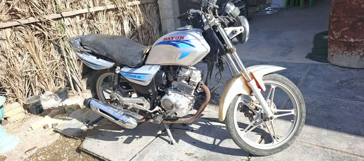 سلام وعليكم دايون عظم أوراق اصولي موديل ١٥ 
غراض كله جديد نقص كهربائيات محرك مامفتوح 
***********
