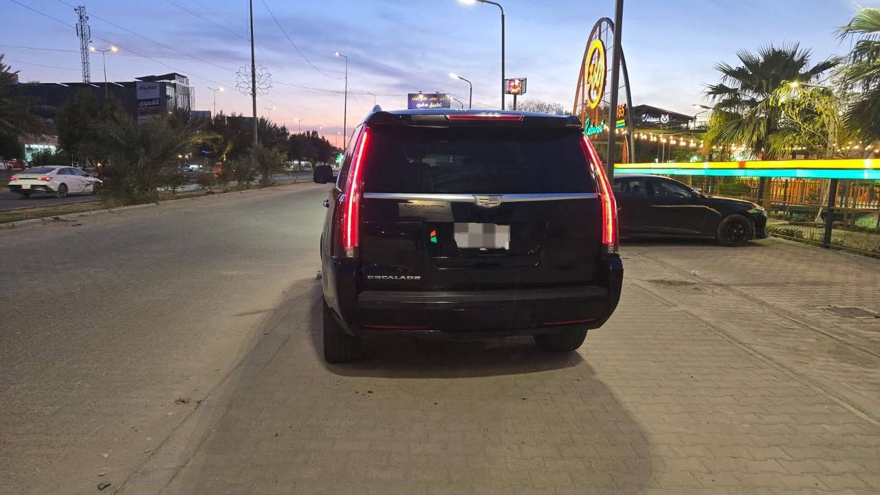 🔰  كـاديـلاك اسـكـاليـد  🔰
     
                   موديل / 2017
وارد امريكي 
بيهة صبغ جاملغ امامي ايسر وجاملغ خلفي ايسر
_______________________________

مــــواصـــفــــات 

فول موصفات 1/1  

✅محرك 6200 V8

✅دبل رادار امامي

✅لايتات زنون LED

✅حساس امامي خلفي

✅كامرة امامية تحديد مسار

✅كامرة امامي لرؤية ليلية نهارية

✅لدات امامية LED 

✅ردار امامي مانع تصادم 

✅بانوراما فتحة سقف 

✅ويل كب كروم 

✅حساس اطارات 

✅فور ويل دفلوكات 

✅مري شفط 

✅مري اشاير ترحيب علامة

✅كامرات جانبية 

✅رادار جانبي

✅مري عاكسة للضوء

✅كامرات 360 درجة

✅ردارات 360 درجة

✅انارة ترحيب خلفية LED

✅ انارة خلفية LED 

✅قمارة شامو كنتارا

✅قاصة

✅كراسي تبريد تدفئة امامي خلفي 

✅كراسي كهرباء امامي خلفي

✅كراسي خزن ميموري ذاكرة مقاعد

✅ دوسات بانزين وبريك متحركة كهربائية

✅كشن السايق هزاز 

________________________
رقم سليمانية بإسمي

التواصل ***********

عنوان السيارة /  النجف الأشرف

________________________
