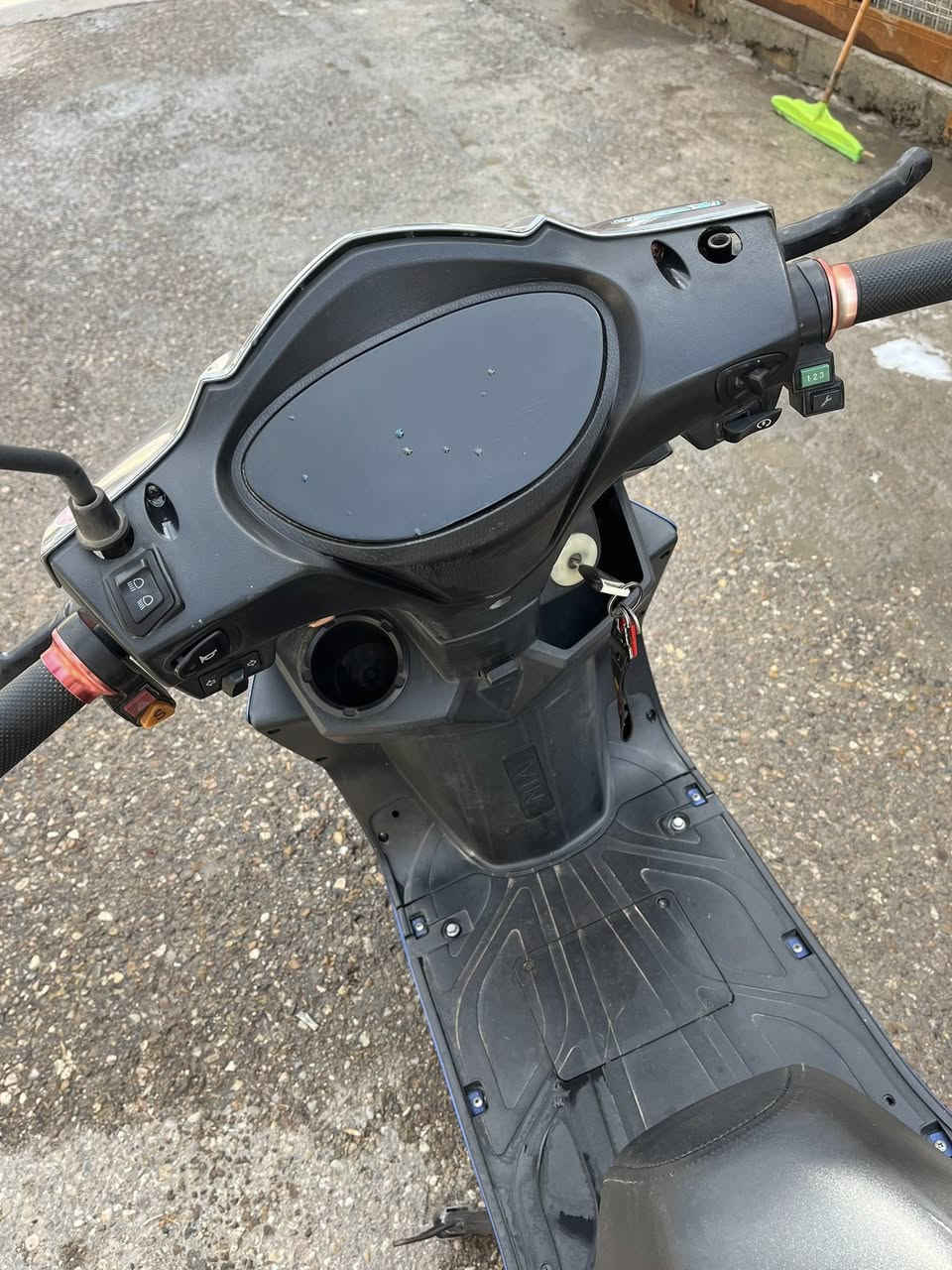 دراجه شحن ونلي (حسن وحسين)
6 باتري (مو جدد)
ماشيه 7 الف كلشي شغال
التفاصيل موضحه بالصور
بغداد البياع
السعر 385 الف
***********
