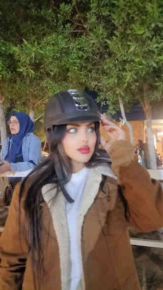 الي تسالني عن جمال بشرني وبدون فلتر
كل ماعليج تتواصلين ويايه 
اشتغل' كدام عينج شلون بشرتج تصير بيضه ونظاره قويه وتصبغات اخفيها 
اني دكتوره نرجس وشرف بيكم 
لتواصل ***********
