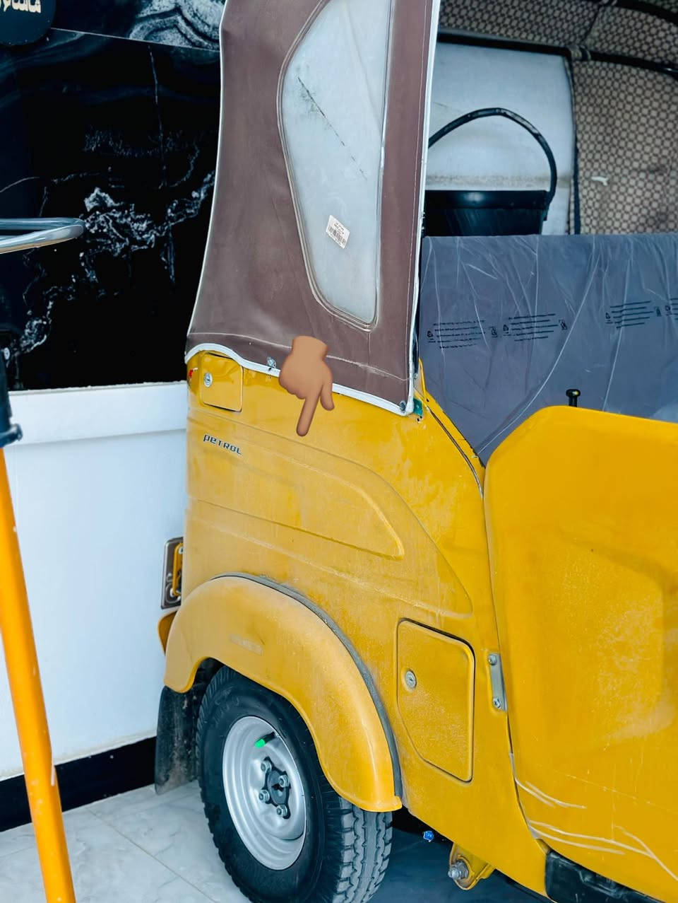 سلام عليكم تكتك 21مرقمه وبسمي مكفوله بس هاي الضربه لمشر عليهه السعر 8مليون مكاني بغداد الحريه لتكتك عوزه بس سايق مرتب وليريدهه يتصل ***********📞
