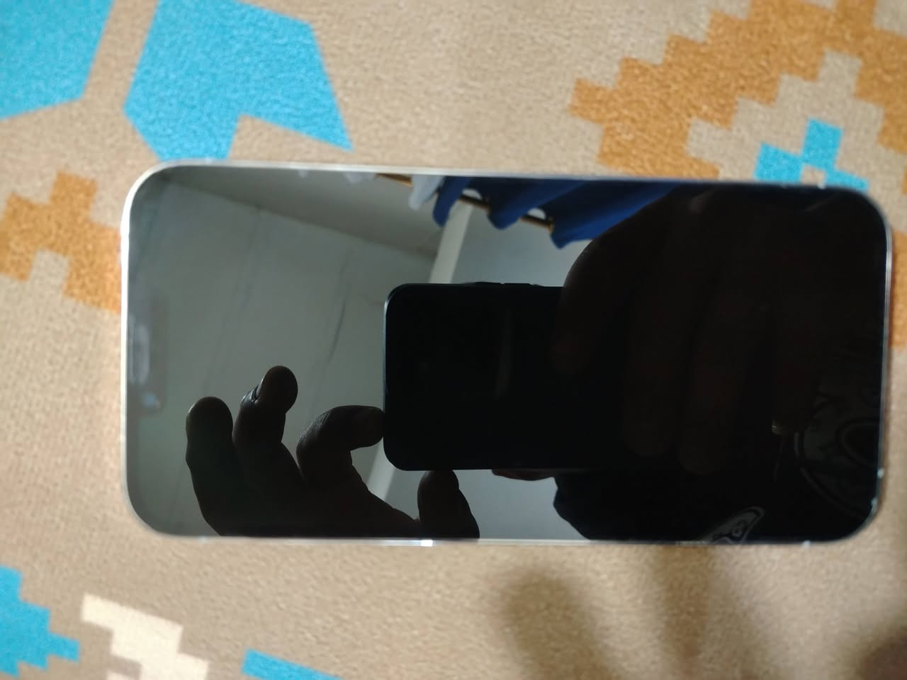 ايفون 13 برو ماكس بطاريه 91 طاح ونكسر الضهر ولكامره البوتريه تلمض فقط باقي الكامرات تشغل تصويره يخبل مكان بغداد مدينة الصدر السعر 475 الضهر مالته 25 يبدلونه الاتصال 

***********
