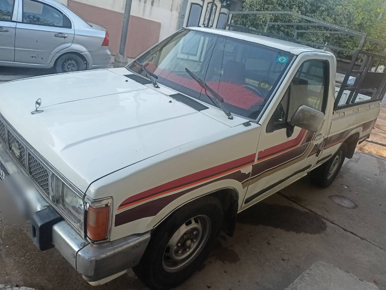 السلام عليكم
سيارة بيكم نيسان موديل 1989
رقم نينوى انكليزي جديد 
سنوية جديدة 
كاربون بانزين 
شرط التحويل 
سيارة جاهزة ما بيها نقص 
مكان السيارة موصل الايسر 

السعر 38 

***********
***********
