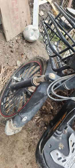 متاح بسكل شحن متروك ١٥٠ وبي مجال مكاني بعقوبة التحرير ***********
