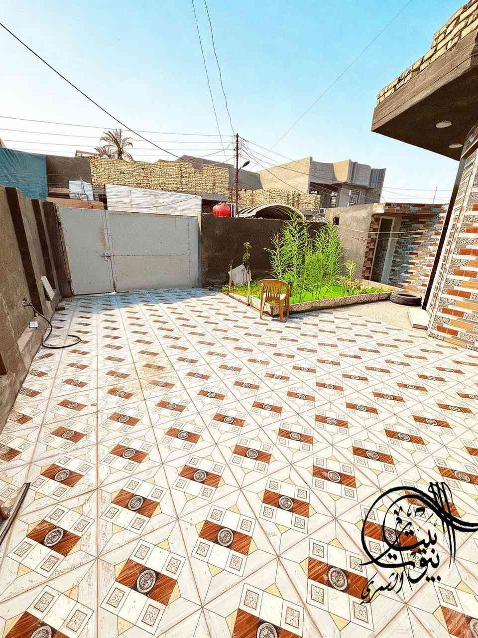 🏡🏡للبيع بيت بناء جديد طابو زراعي
📍 الموقع: نادر الثانية – قرب مدرسة عز العرب
📐 المساحة: 200 متر – طابقين

✨ التفاصيل:
گراج سيارة + حديقة
استقبال + مطبخ + هول كليدور
4 غرف نوم
3 مجمعات صحية

🔹 المنطقة مخدومة ب (ماء، كهرباء، مجاري)
🚧 شارع 9 متر
📄 نوع السند: زراعي

📞 للاستفسار عن السعر والتفاصيل:
علي عذاب – ***********
أو زيارة مكتب الشمري
📍 نادر الثانية – الشارع الخدمي مقابل سكلة صدام
