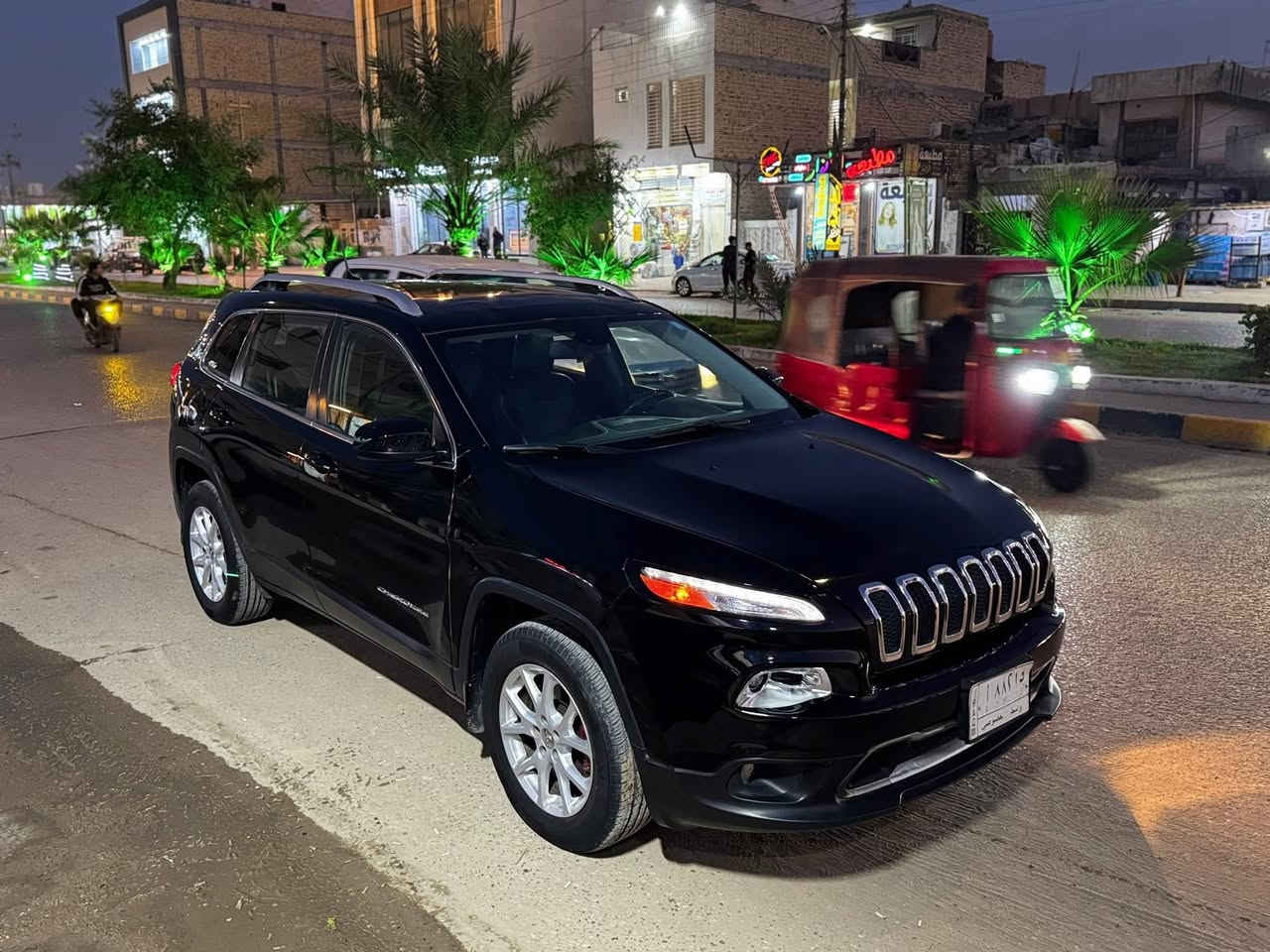 سلام عليكم
سياره جيب بزونً للبيع 
موديل ٢٠١٨ 
محرك 6v
كشنات جلد 
تدفئه بل كشنات 
تدفئه بل الاستيرن 
انظمة قياده 
نظام اتو ستوب 
ماشيه 90mi
*********** متواجد على الواتساب 
السعر 128
